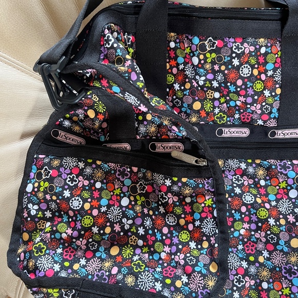 Le Sportsac | Bag in Watercolor Garden Print - Picture 3 of 3